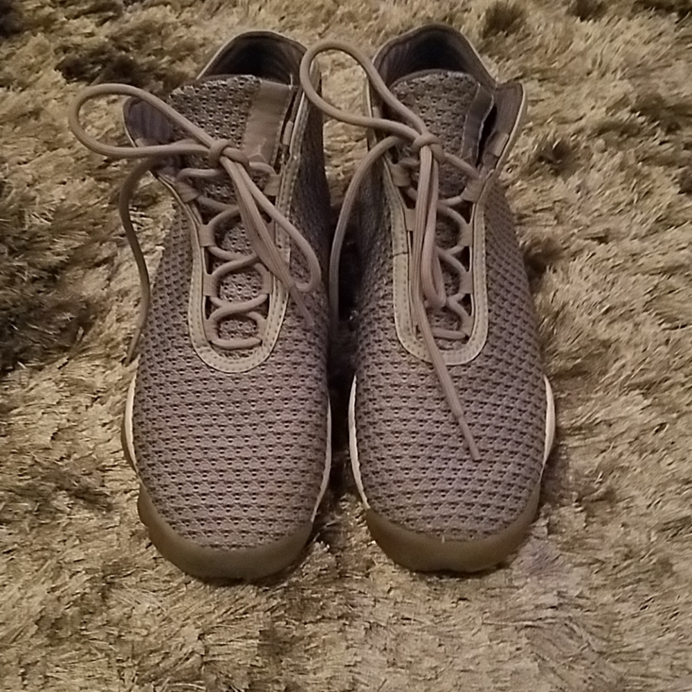 Jordan's horizin, basketball sneakers